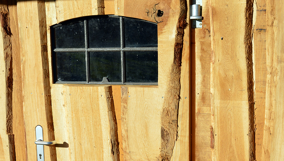 Rahmentür mit Fenstereinbau und Boden- Deckelschalung